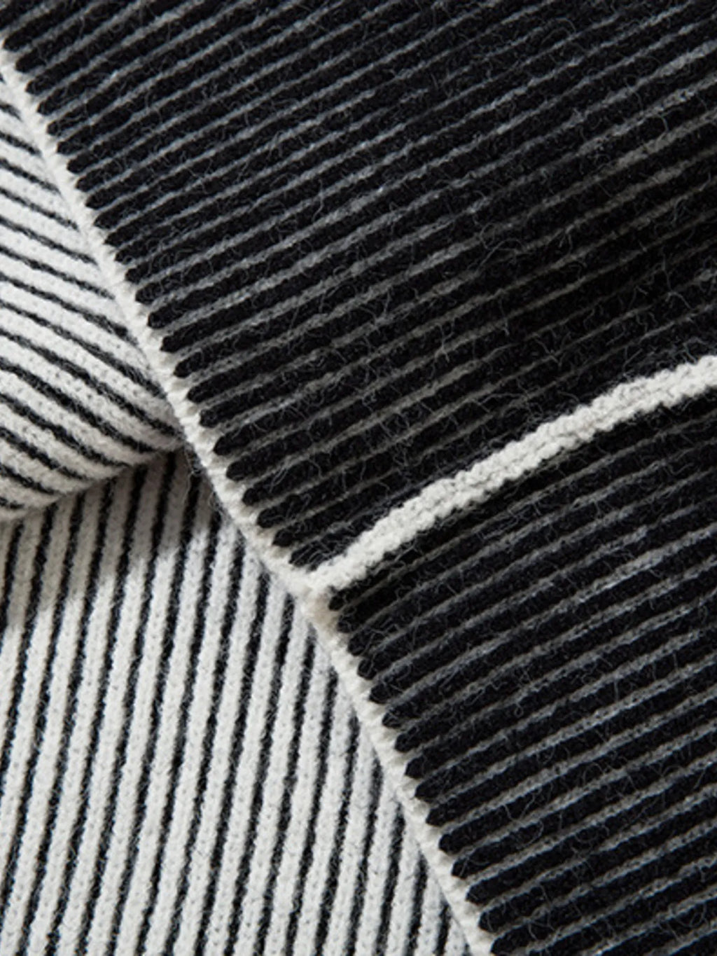 eb6156fce543446f90a9067a403e17e0-Max-Origin